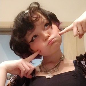 Meet your Posher, Val